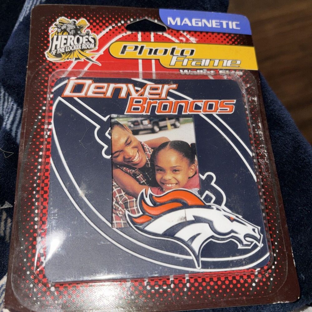 Vintage Crown Pro Graphic DENVER BRONCOS Magnetic WALLET Photo Frame